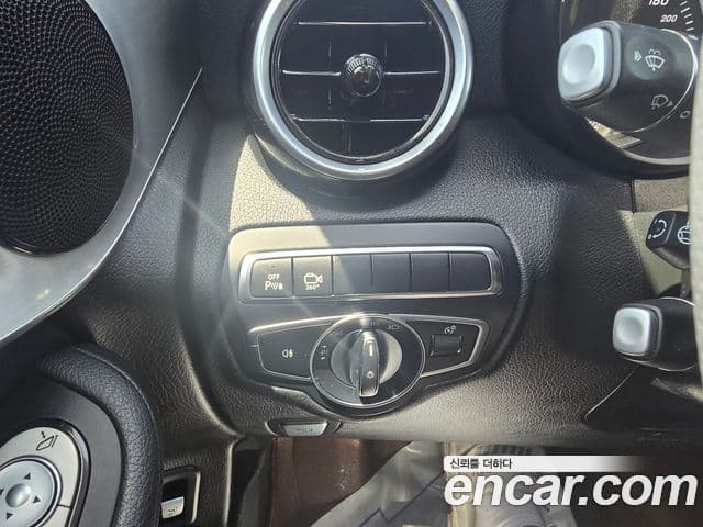 Mercedes-Benz GLC-Class 2018 — ფოტო 14/20