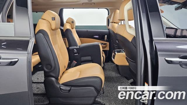 Kia Carnival 2020 — Фото 12/20