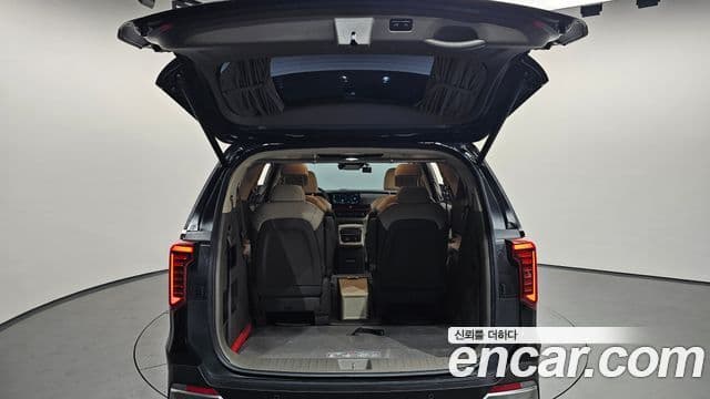 Kia Carnival 2024 — Фото 17/20