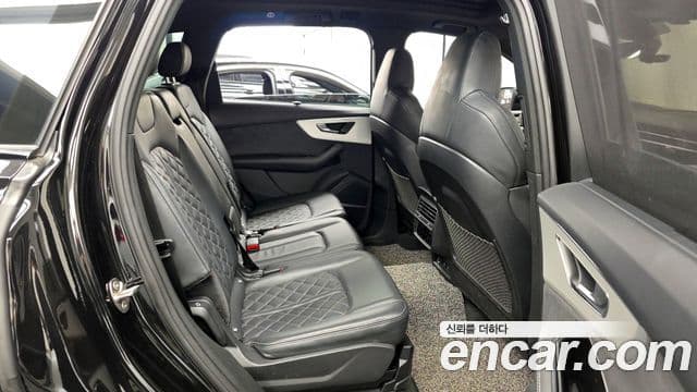 Audi Q7 2023 — Photo 13/20