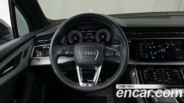 Audi Q7 2023 — Photo 4/20