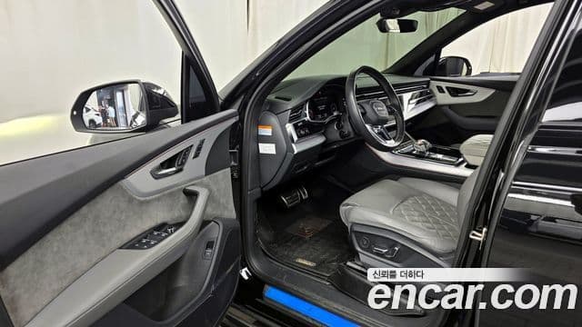 Audi Q7 2022 — Photo 20/20