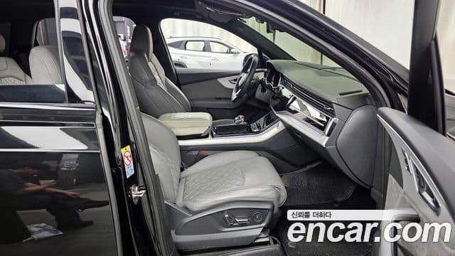 Audi Q7 2022 — Photo 16/20