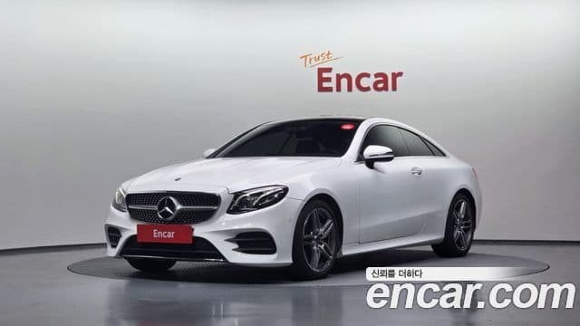Mercedes-Benz E-Class 2019 — Photo 8/20
