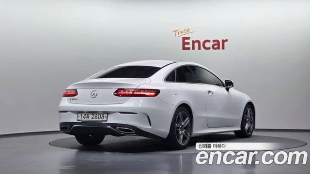 Mercedes-Benz E-Class 2019 — Photo 14/20