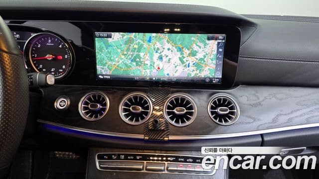Mercedes-Benz E-Class 2019 — Photo 9/20