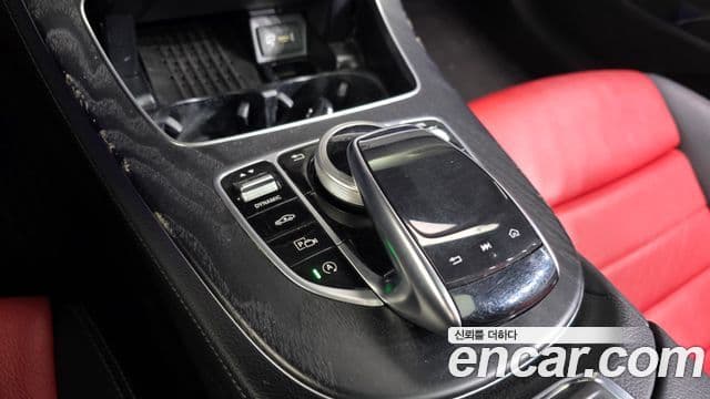 Mercedes-Benz E-Class 2019 — Photo 11/20