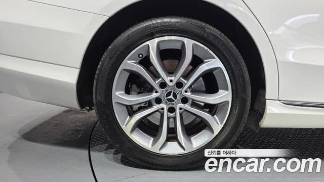 Mercedes-Benz C-Class 2018 — Şəkil 5/20