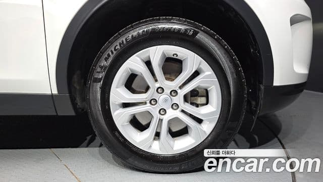 Land Rover Discovery Sport 2020 — ფოტო 40/42