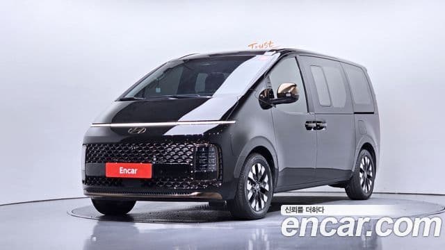 Hyundai Staria 2025 — Photo 19/20