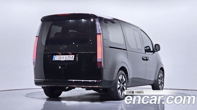 Hyundai Staria 2025 — Photo 18/20