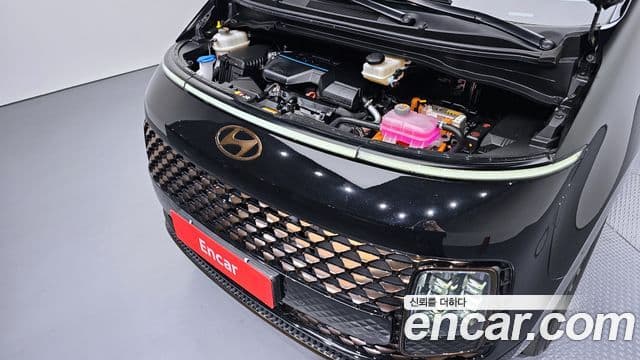 Hyundai Staria 2025 — Photo 11/20