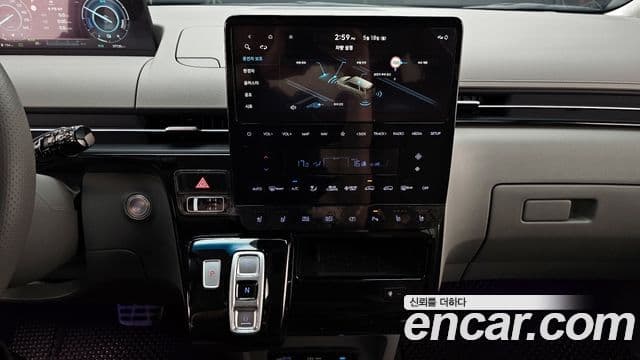 Hyundai Staria 2025 — Photo 5/20