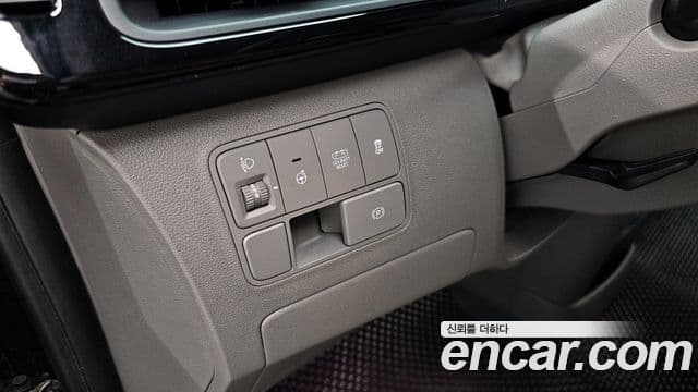 Hyundai Staria 2025 — Photo 3/20