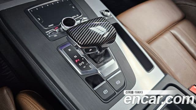 Audi Q5 2020 — Şəkil 9/20