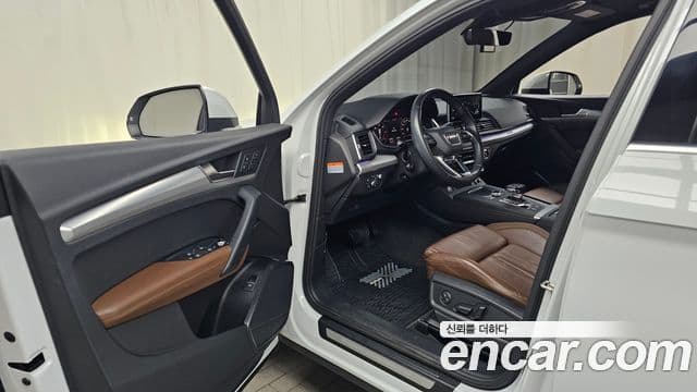 Audi Q5 2020 — Şəkil 10/20