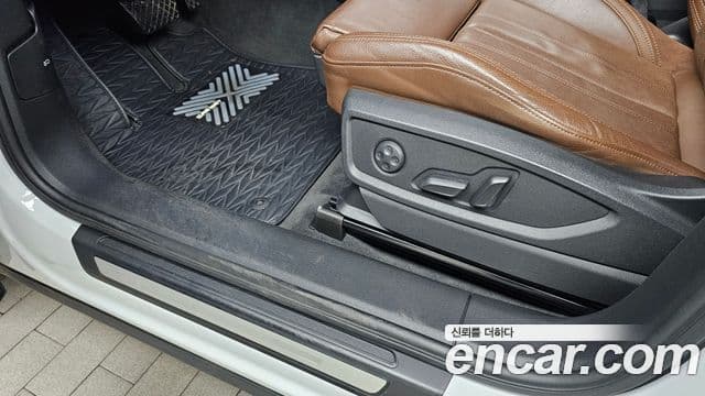 Audi Q5 2020 — Şəkil 19/32