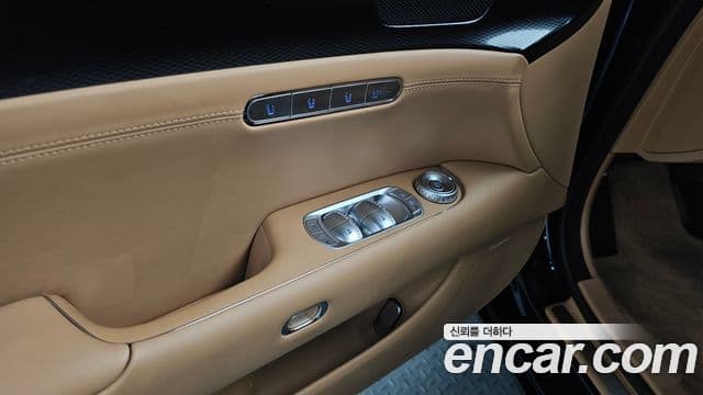 Genesis G90 2023 — ფოტო 16/20
