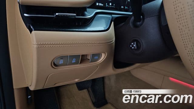 Genesis G90 2023 — ფოტო 17/20