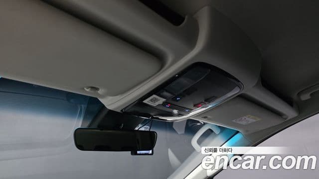 Hyundai Staria 2025 — Şəkil 17/20