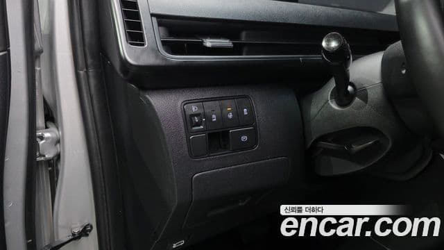 Hyundai Staria 2025 — Şəkil 18/20