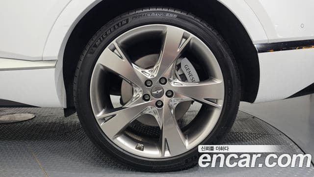 Genesis GV80 2023 — Photo 14/34