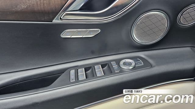 Genesis GV80 2023 — Photo 21/34