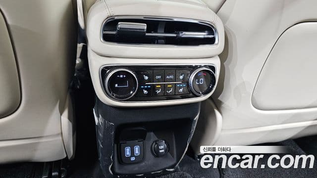 Genesis GV80 2023 — Photo 12/34
