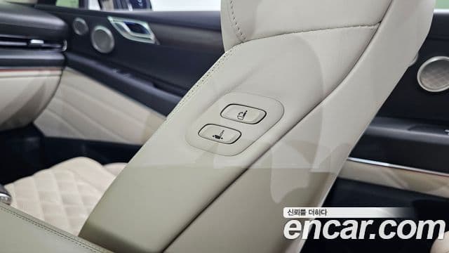 Genesis GV80 2023 — Photo 33/34