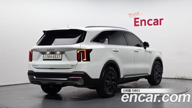 Kia Sorento 2023 — ფოტო 2/20