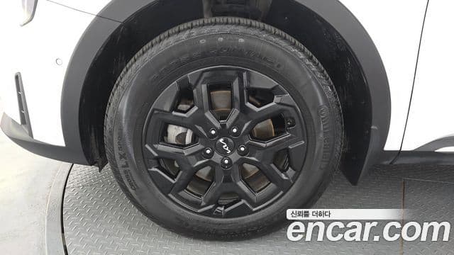 Kia Sorento 2023 — ფოტო 5/20
