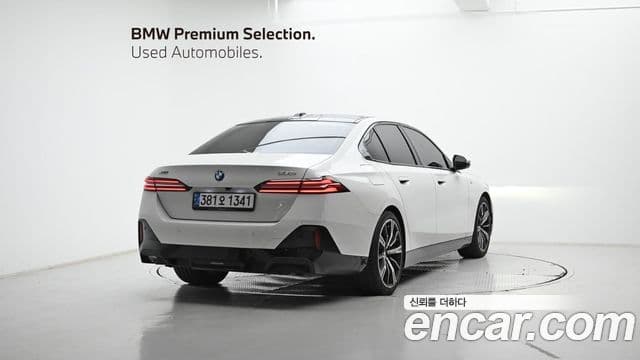 BMW 5 Series 2024 — ფოტო 1/20
