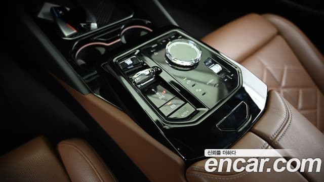 BMW 5 Series 2024 — ფოტო 8/20
