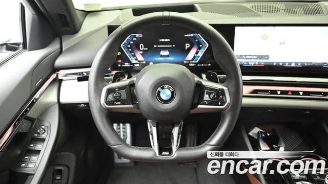 BMW 5 Series 2024 — ფოტო 13/20