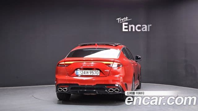 Kia Stinger 2020 — ფოტო 4/20