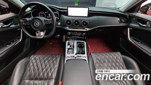 Kia Stinger 2020 — ფოტო 7/20