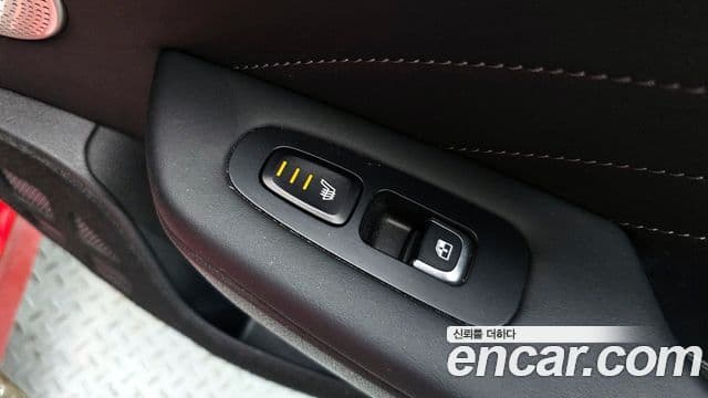 Kia Stinger 2020 — ფოტო 17/20