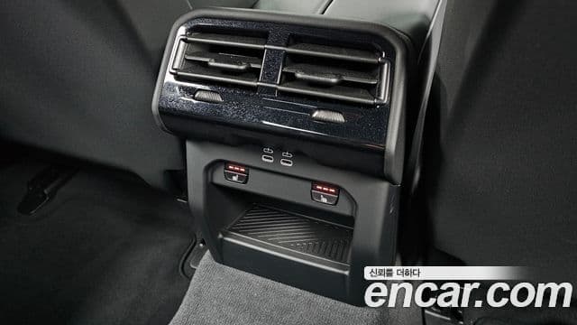 BMW 5 Series 2025 — Фото 18/20