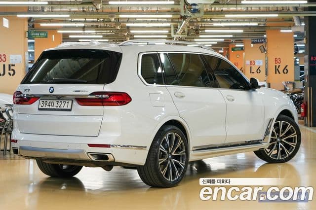 BMW X7 2019 — Photo 19/20