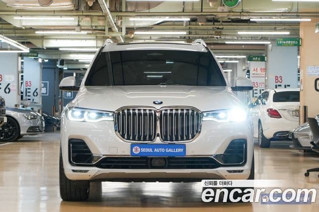 BMW X7 2019 — Photo 9/20