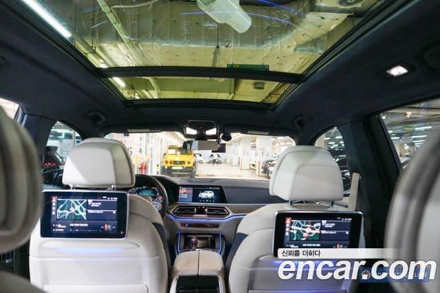 BMW X7 2019 — Photo 20/20