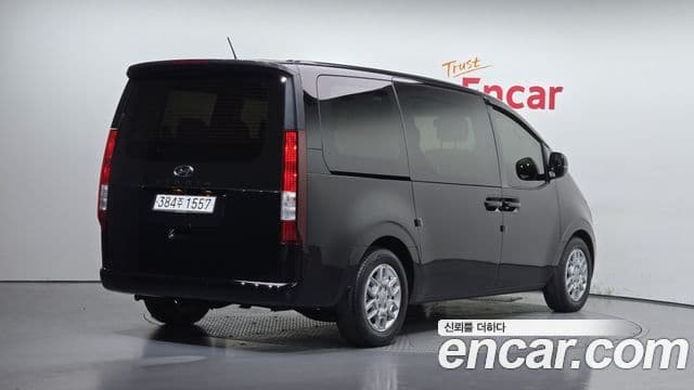 Hyundai Staria 2022 — ფოტო 2/20