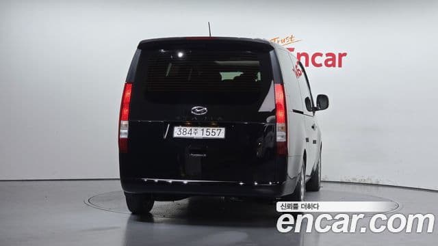Hyundai Staria 2022 — ფოტო 4/20