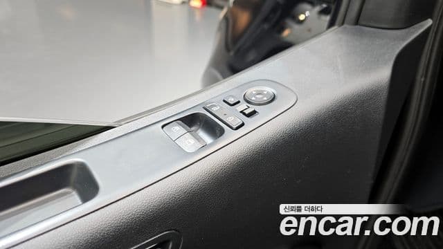 Hyundai Staria 2022 — ფოტო 14/20