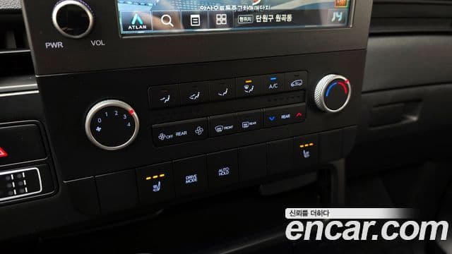 Hyundai Staria 2022 — ფოტო 18/20