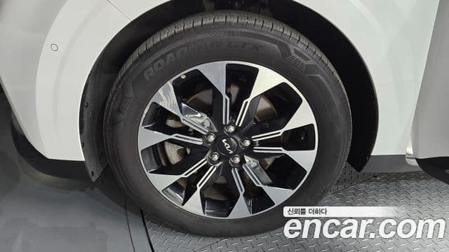 Kia Carnival 2023 — Şəkil 5/20