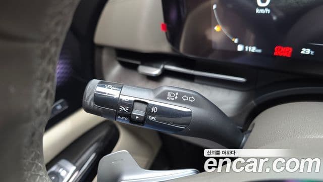 Kia Carnival 2023 — Şəkil 16/20