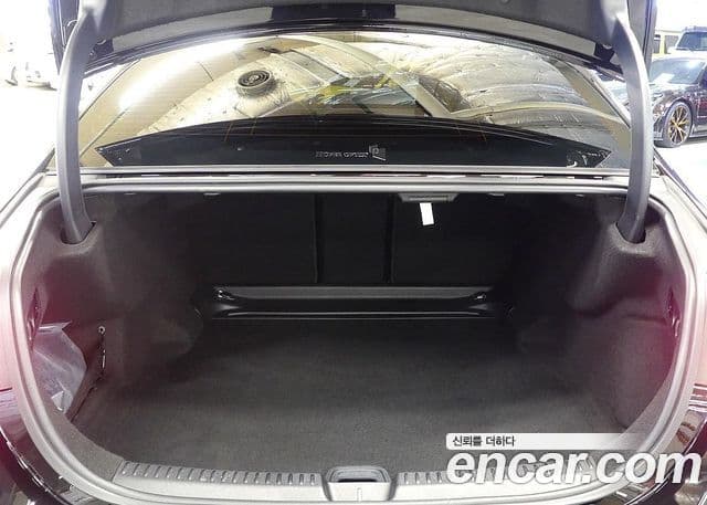Mercedes-Benz E-Class 2024 — Photo 5/20