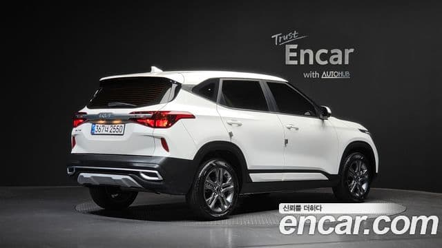 Kia Seltos 2022 — ფოტო 2/20
