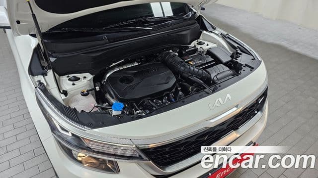 Kia Seltos 2022 — ფოტო 6/20